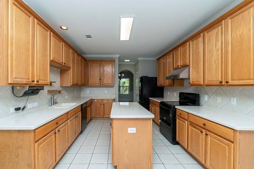 3500 Mustang Dr, Denton TX  76210-0344 exterior