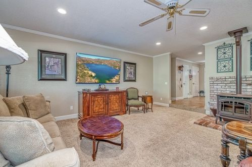 19780 Honey Hill Dr, Middletown CA  95467-8380 exterior