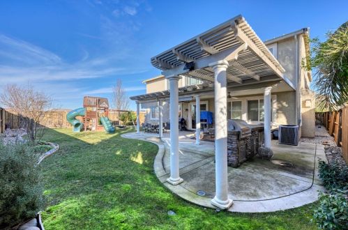 9980 Shiraz Pl, Elk Grove CA  exterior