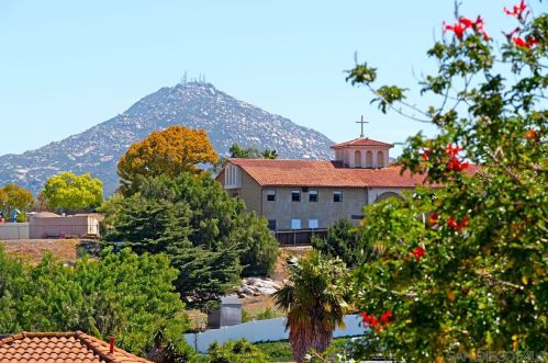 16035 Avenida Lamego, San Diego CA exterior