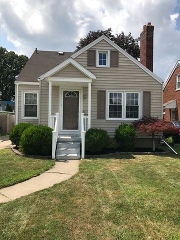 115 Helen Dr, Rossford, OH 43460-1114