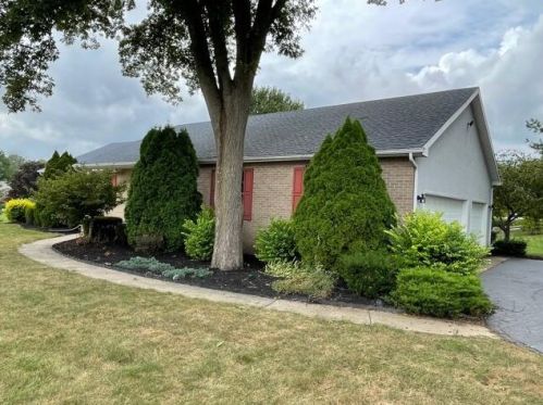 2310 Chickasaw Dr, London OH  43140-9014 exterior