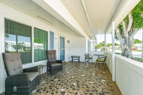 3832 90th Ter, Pinellas Park FL  33782-5942 exterior