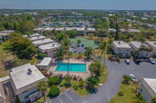 1549 Sandpiper St, Naples FL  34102-1593 exterior