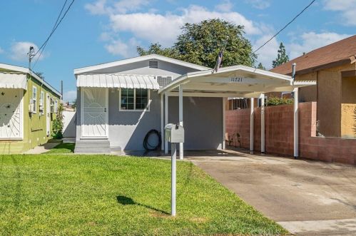 11721 208th St, Lakewood, CA 90715-1334