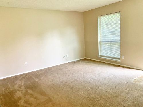 305 Springwillow Rd, Burleson TX  76028-4507 exterior