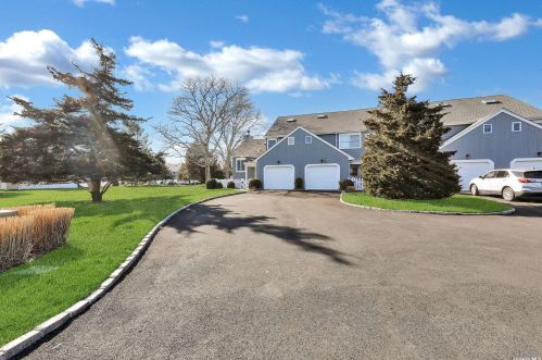 39 Brittany Ln, West Hampton Beach NY  11978-1440 exterior