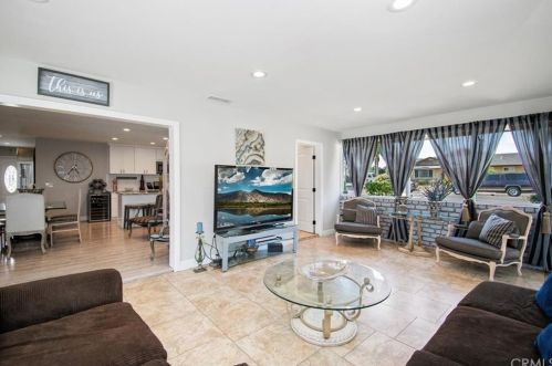 12785 Roswell Ave, Chino CA  91710-3043 exterior