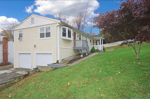 43 Acre Dr, Danbury CT  exterior