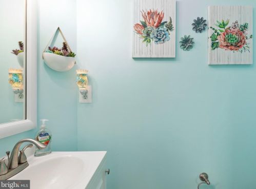 6465 Ashby Grove Loop, Haymarket VA  20169-3211 exterior