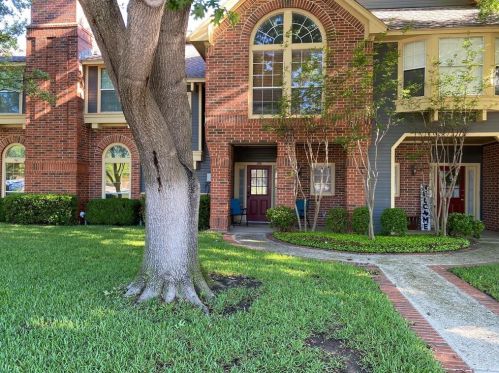 216 Cobblestone Row, Denton, TX 76207-7204