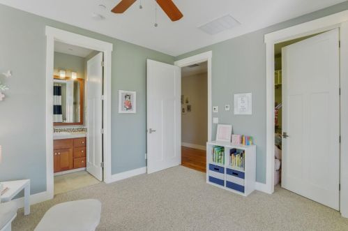 10817 Goldsborough Cir, Valley Home CA 95361-7649 exterior