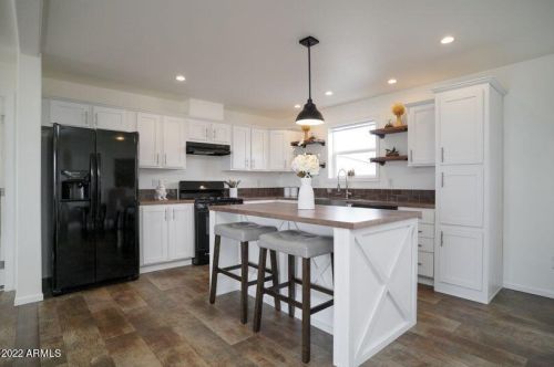 21622 Montanoso Dr, Wittmann, AZ 85361-7929