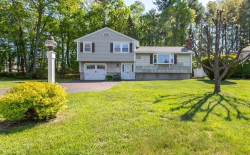 33 Cole St, Salem, NH 03079-3947