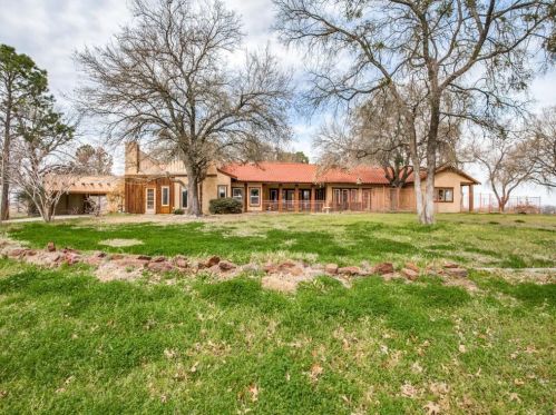 954 Black Jack Rd, Pilot Point TX  76258 exterior