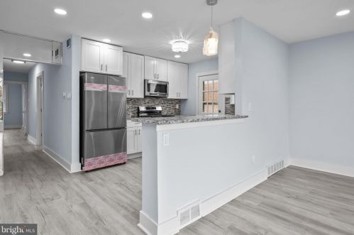 8522 Castor Ave, Philadelphia PA  19152-1208 exterior