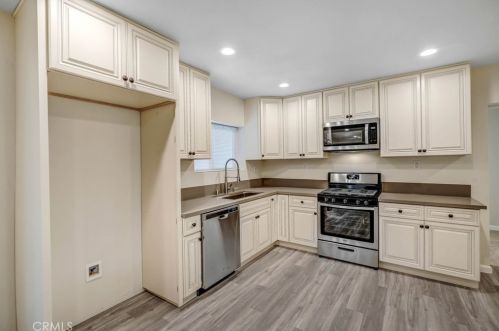 3780 La Hacienda Dr, San Bernardino CA  92404-2039 exterior
