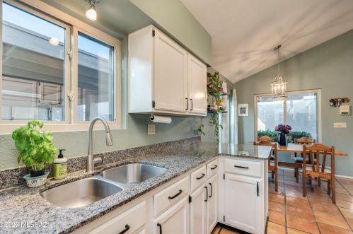 4879 Doria Dr, Tucson AZ 85742-4101 exterior