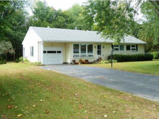 1 Herrick Ave, Georgia, VT 05468-3038