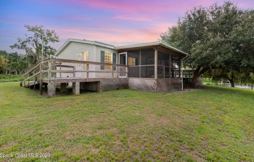389 Baxter Point Rd, Mims, FL 32754-5957