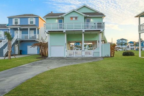25314 Intrepid Ln, Galveston TX  77554-6612 exterior