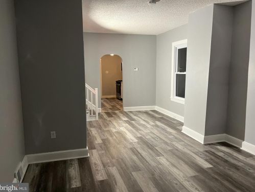 262 Crown Point Rd, West Deptford, NJ 08086-2152