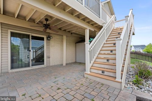 32 Black Forest Ln, Lovettsville VA  20180-8506 exterior