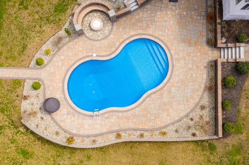 49 Sandy Ln, Dover NH  03820-5900 exterior