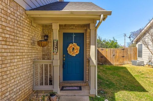 160 Prairie Springs Loop, Georgetown TX  78626-4783 exterior