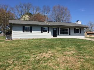 773 Lafollette Dr, Maryville, TN 37801-7672