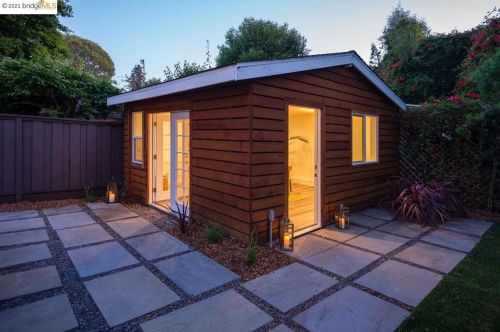 5845 Colby St, Oakland CA  94618-1224 exterior