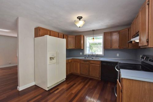 66 Bates Ave, North Kingstown, RI 02852-6802
