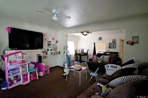 5101 Lindsey Ave, Pico Rivera CA  90660-2732 exterior