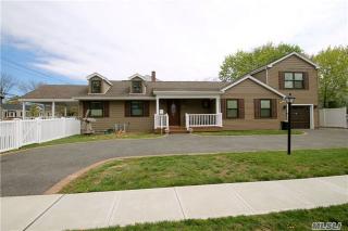 1717 Arms Ave, North Merrick, NY 11566-2714