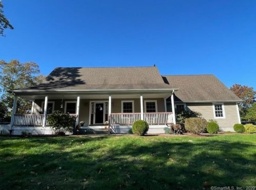 29 Ferry View Dr, Gales Ferry, CT 06335-1509