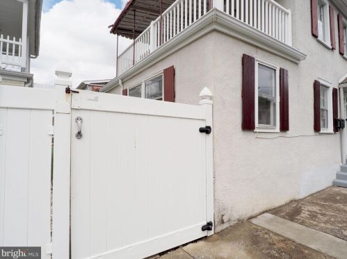 326 Liberty St, Charles Town WV  25414-1828 exterior