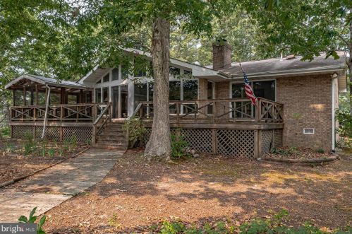 26 Mount Holly Ct, Montross VA  22520-4110 exterior