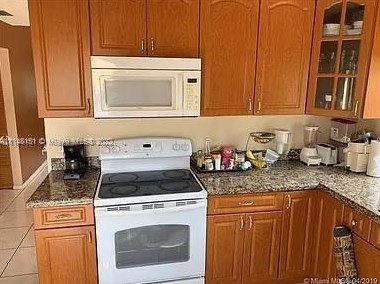 17432 63rd Ct, Hialeah FL  33015-4485 exterior