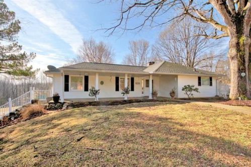 1029 Cumberland Heights Rd, Clarksville, TN 37040-6907
