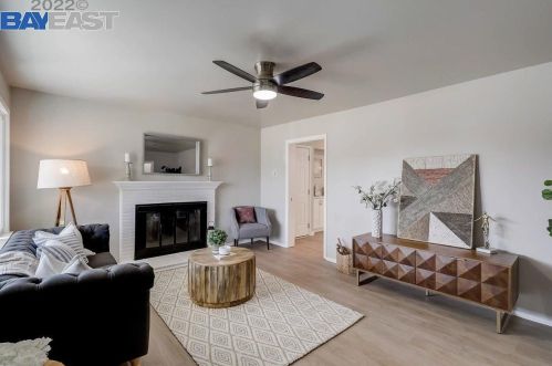 1513 142nd Ave, San Leandro CA  94578-1707 exterior