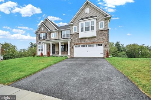 310 Greenwood Rd, Spring Grove, PA 17362-8739