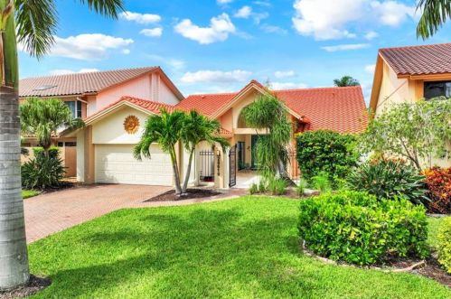 28610 Highgate Dr, Bonita Springs, FL 34135-6803