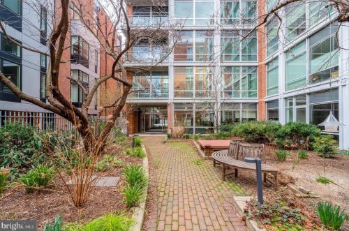 22 Front St, Philadelphia PA  19106-3354 exterior