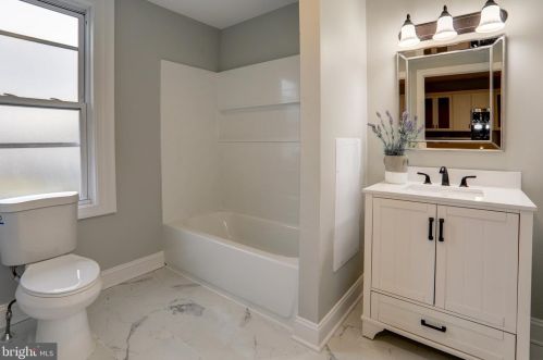 15 Beechwood Ave, Camden NJ  08107-1318 exterior