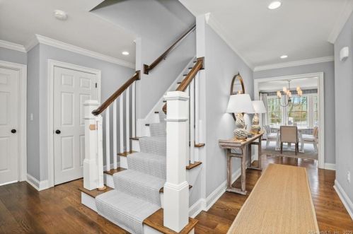 16 High View Ter, New Canaan, CT 06840-6601
