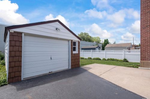 113 1st St, New Hyde Park NY  11040-4415 exterior