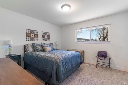6395 Meadow Creek Ct, Santa Rosa CA  95409-5810 exterior