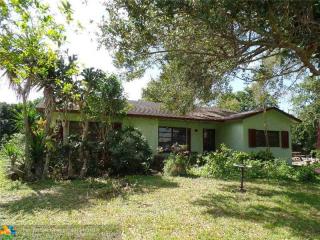 13990 37th Ct, Hollywood, FL