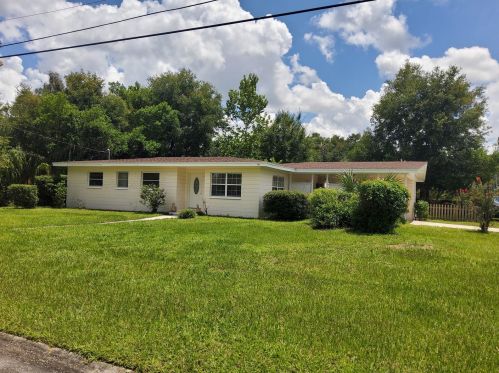 512 Hogle Ave, Deland, FL 32720-3318