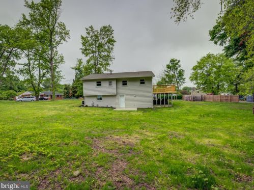 8813 Lagrange St, Lorton VA 22079-1643 exterior